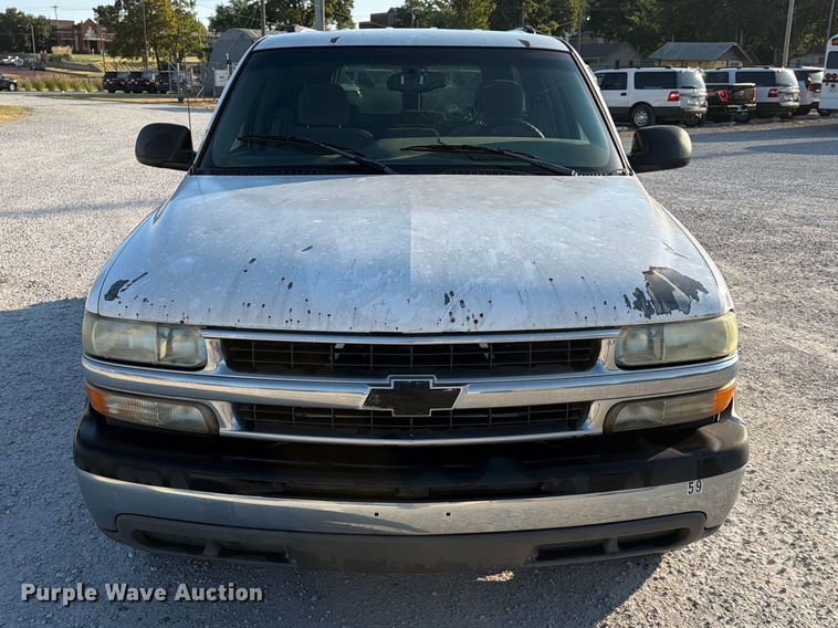 image for item EX4159 2004 Chevrolet Suburban 1500  SUV