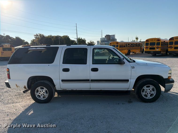 image for item EX4159 2004 Chevrolet Suburban 1500  SUV