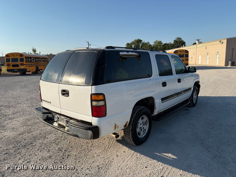 image for item EX4159 2004 Chevrolet Suburban 1500  SUV