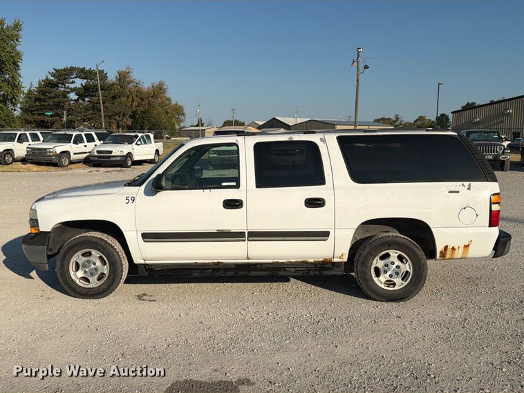image for item EX4159 2004 Chevrolet Suburban 1500  SUV