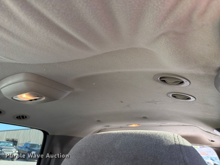image for item EX4159 2004 Chevrolet Suburban 1500  SUV