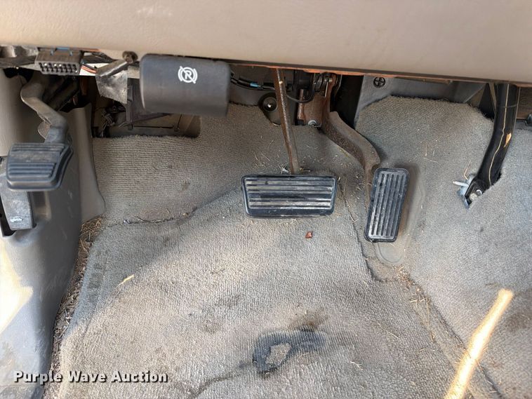 image for item EX4159 2004 Chevrolet Suburban 1500  SUV