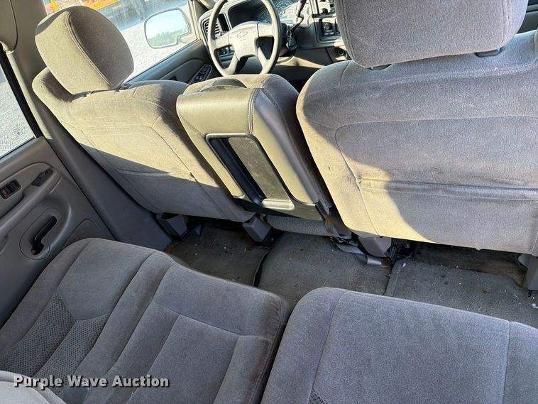 image for item EX4159 2004 Chevrolet Suburban 1500  SUV