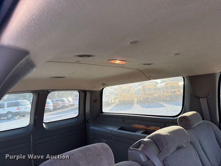 image for item EX4159 2004 Chevrolet Suburban 1500  SUV