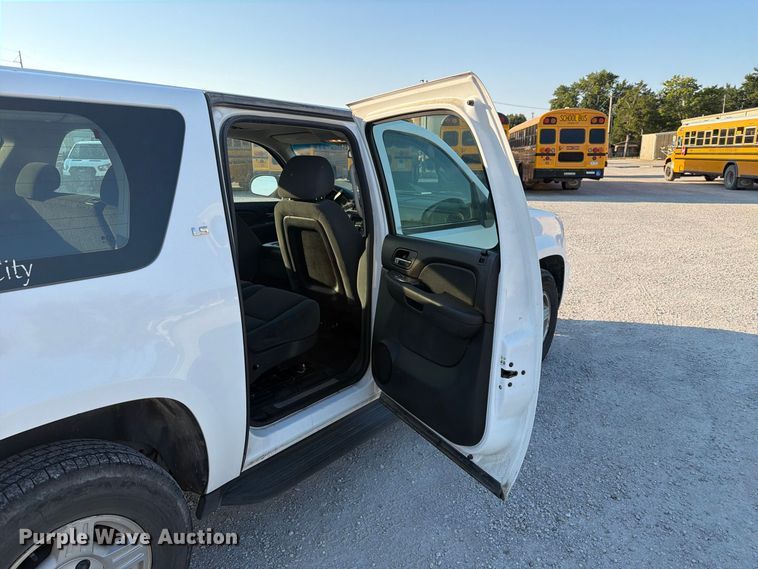 image for item EX4160 2007 Chevrolet Suburban 1500 SUV