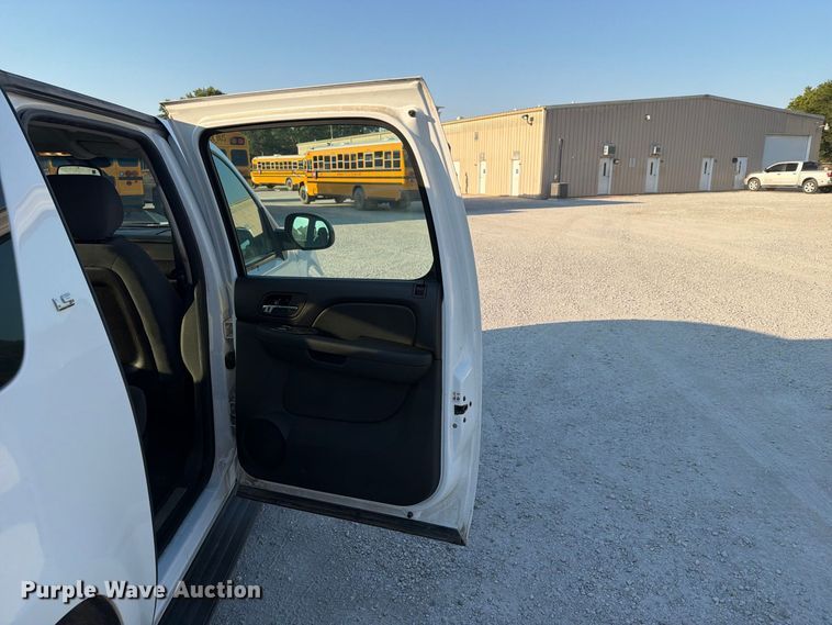 image for item EX4160 2007 Chevrolet Suburban 1500 SUV