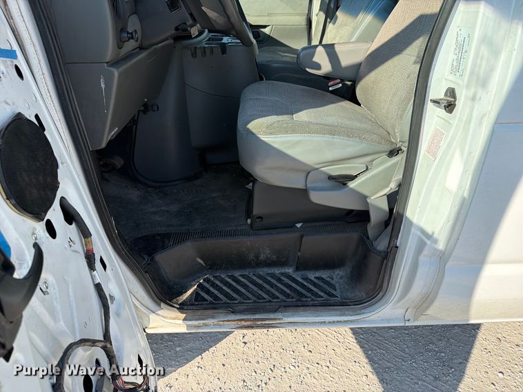 image for item EX4161 2004 Ford E250 van