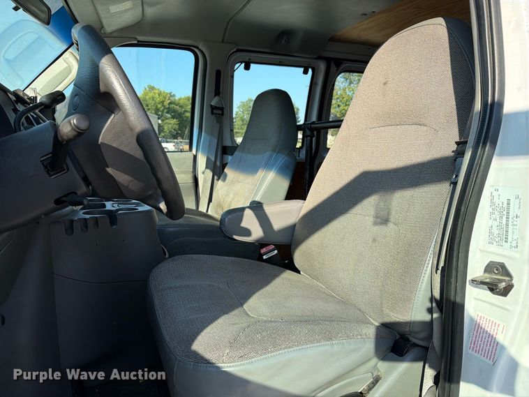 image for item EX4161 2004 Ford E250 van
