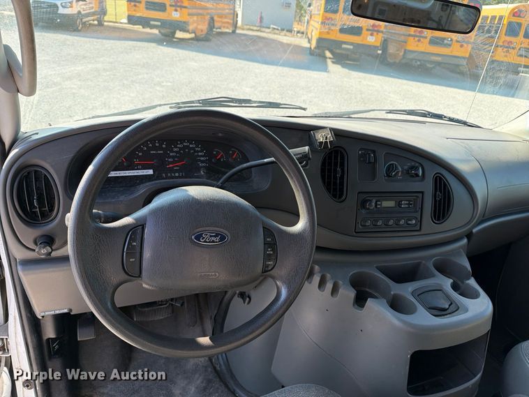 image for item EX4161 2004 Ford E250 van