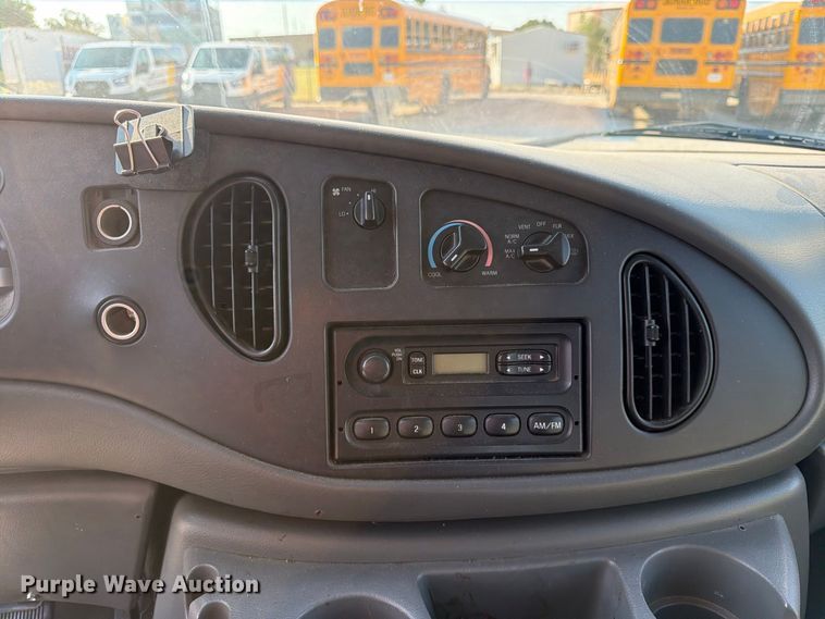 image for item EX4161 2004 Ford E250 van