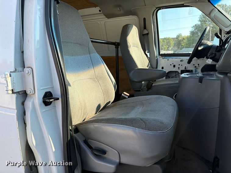 image for item EX4161 2004 Ford E250 van