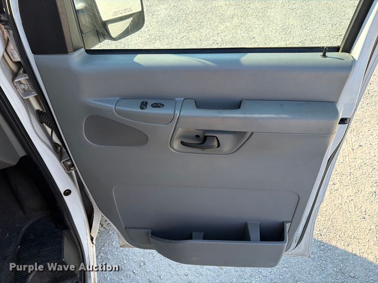 image for item EX4161 2004 Ford E250 van