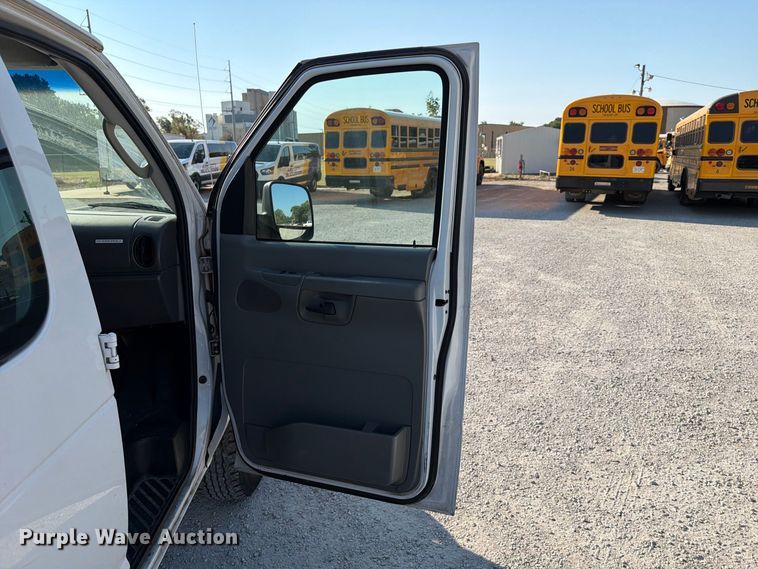 image for item EX4161 2004 Ford E250 van