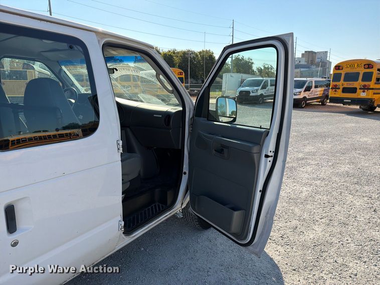 image for item EX4161 2004 Ford E250 van
