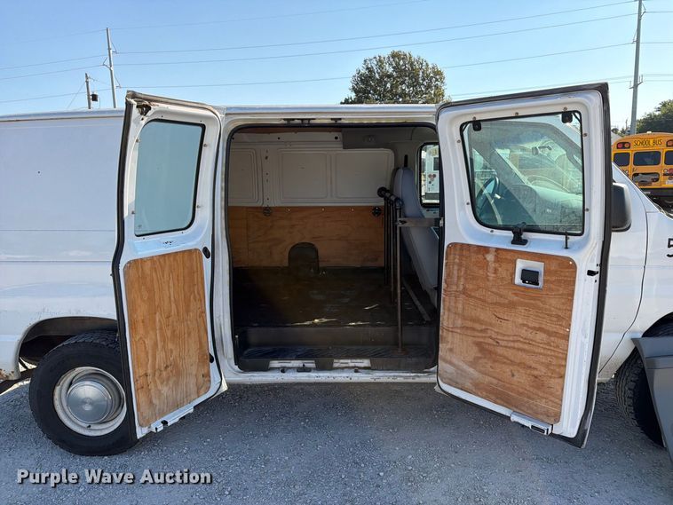 image for item EX4161 2004 Ford E250 van