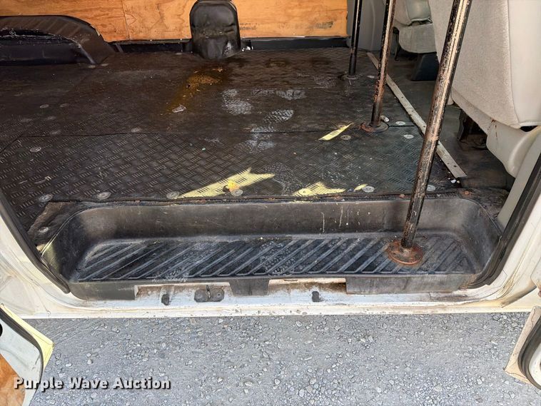 image for item EX4161 2004 Ford E250 van
