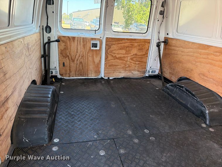 image for item EX4161 2004 Ford E250 van