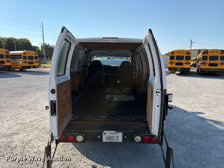image for item EX4161 2004 Ford E250 van