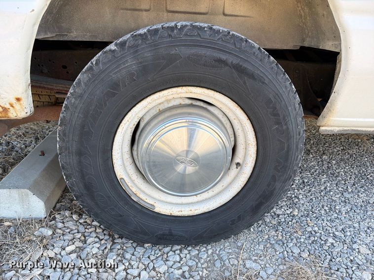 image for item EX4161 2004 Ford E250 van