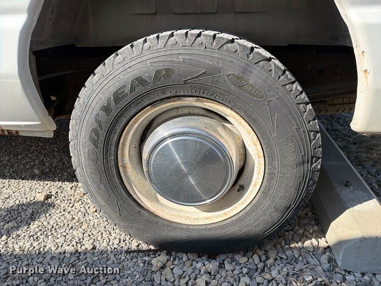 image for item EX4161 2004 Ford E250 van