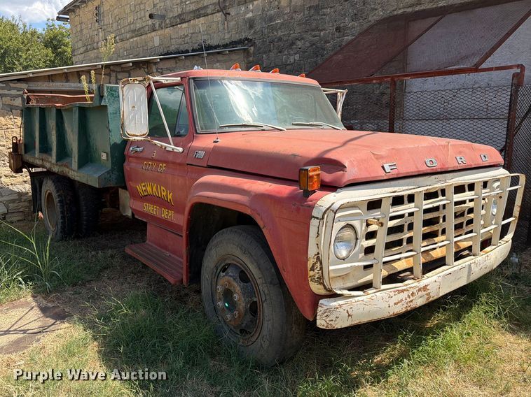image for item EX4163 1978 Ford F600 dump truck