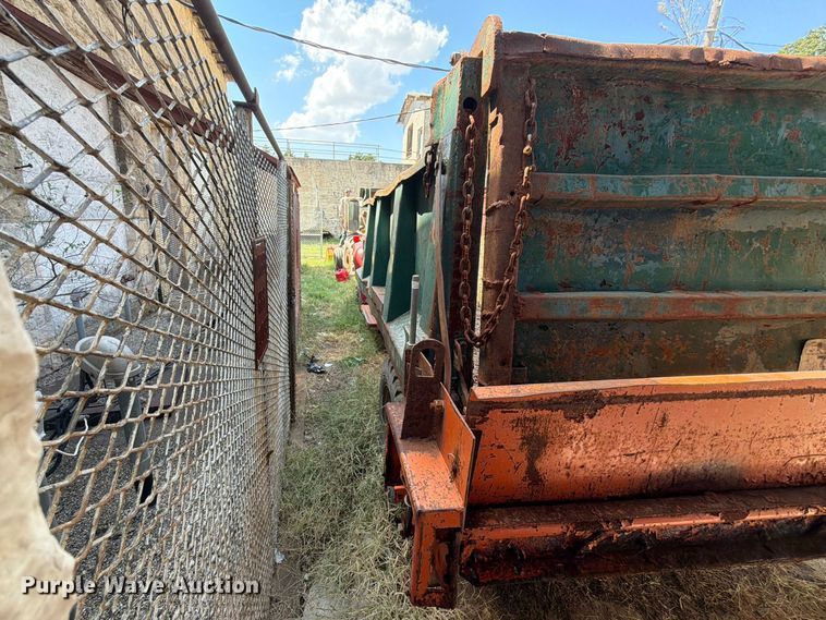 image for item EX4163 1978 Ford F600 dump truck