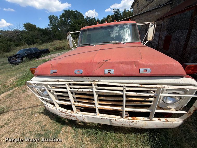 image for item EX4163 1978 Ford F600 dump truck
