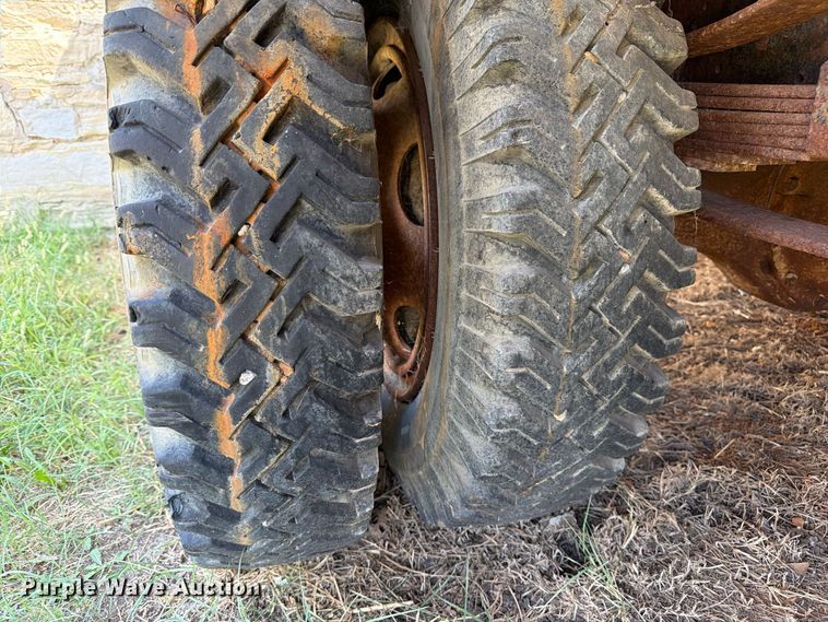 image for item EX4163 1978 Ford F600 dump truck