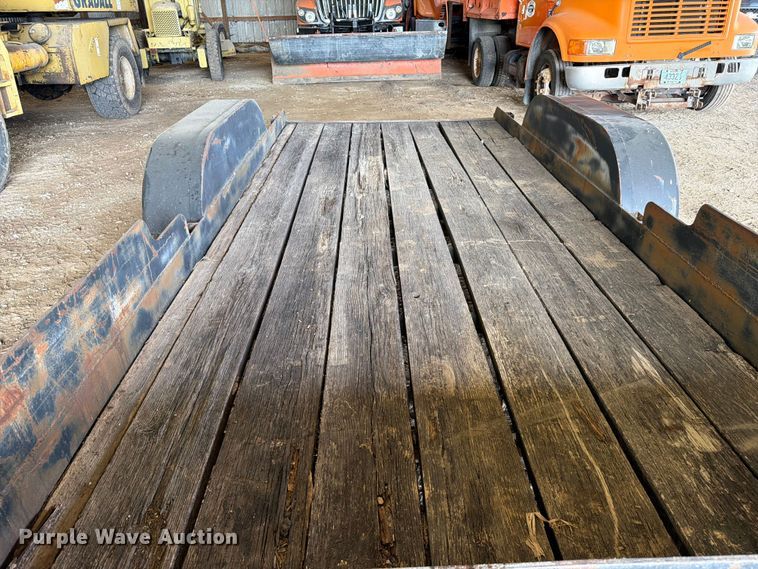 image for item FC3126 1993 Cronkhite Industries equipment trailer