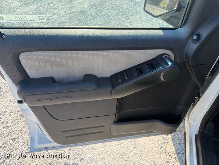 image for item FC3333 2008 Ford Explorer SUV