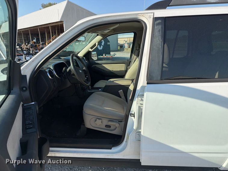 image for item FC3333 2008 Ford Explorer SUV