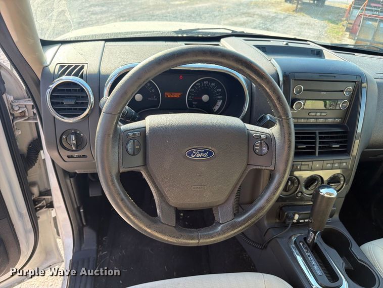 image for item FC3333 2008 Ford Explorer SUV