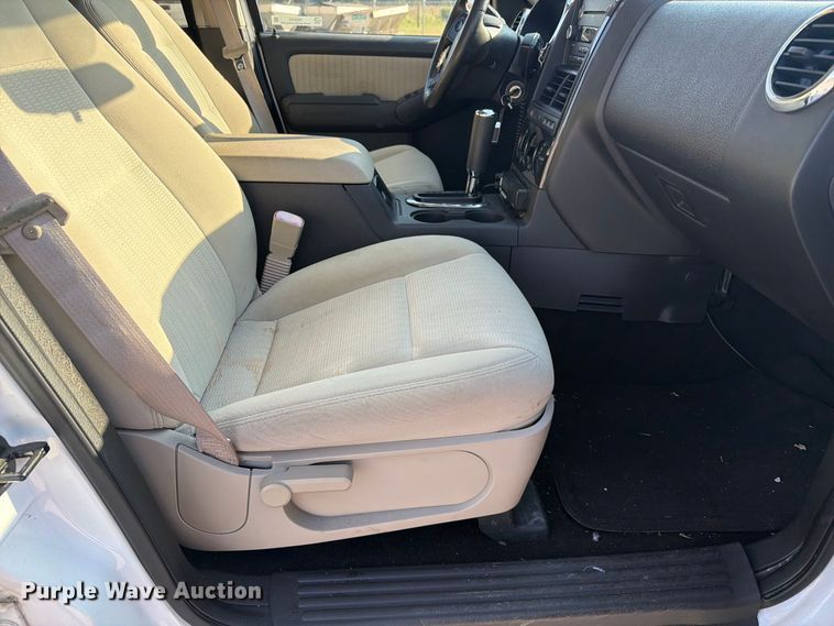 image for item FC3333 2008 Ford Explorer SUV