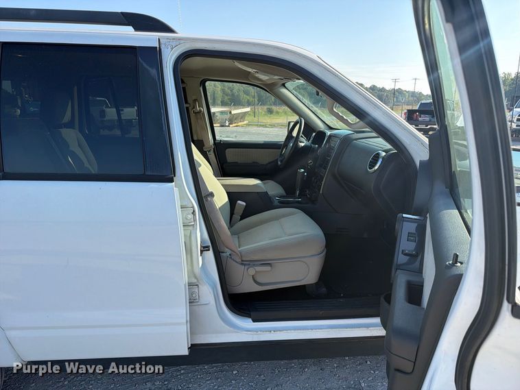 image for item FC3333 2008 Ford Explorer SUV
