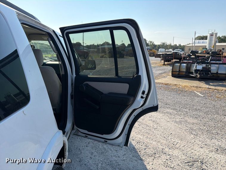 image for item FC3333 2008 Ford Explorer SUV