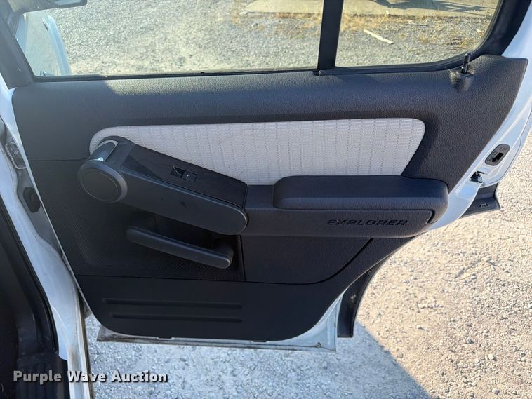 image for item FC3333 2008 Ford Explorer SUV