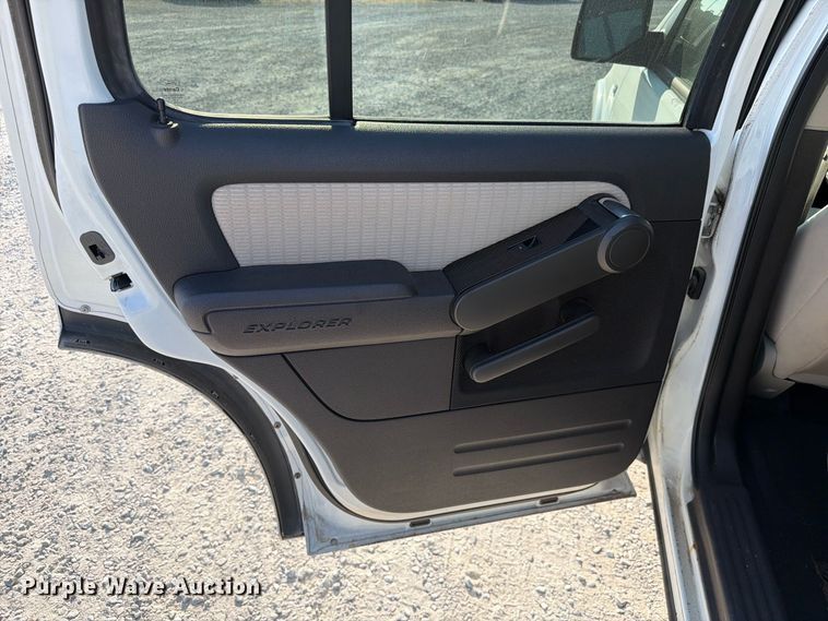 image for item FC3333 2008 Ford Explorer SUV
