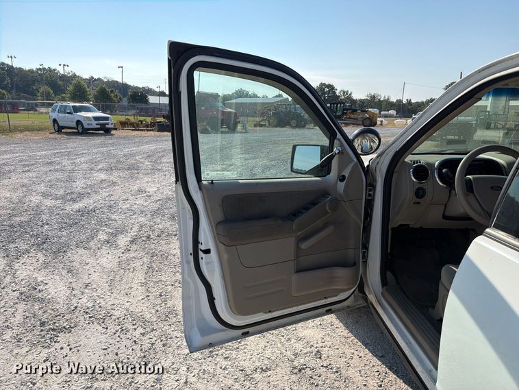image for item FC3334 2007 Ford Explorer SUV
