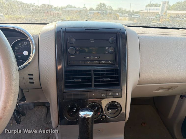 image for item FC3334 2007 Ford Explorer SUV