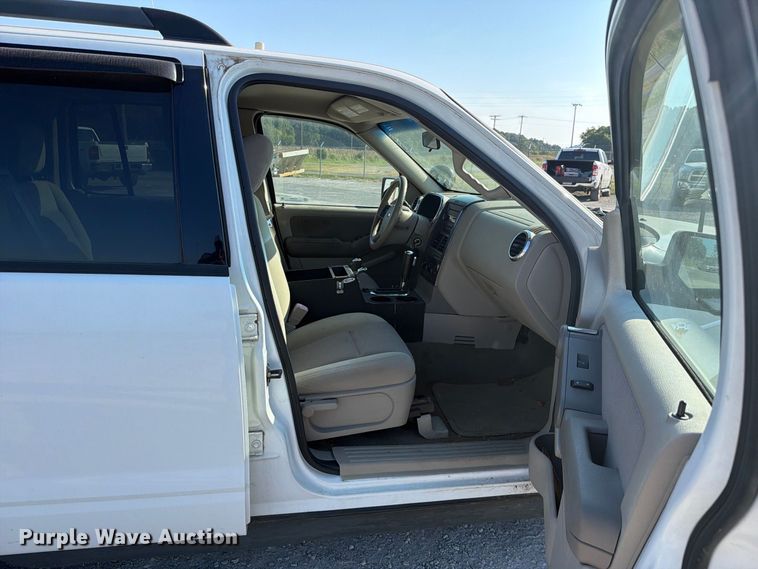 image for item FC3334 2007 Ford Explorer SUV
