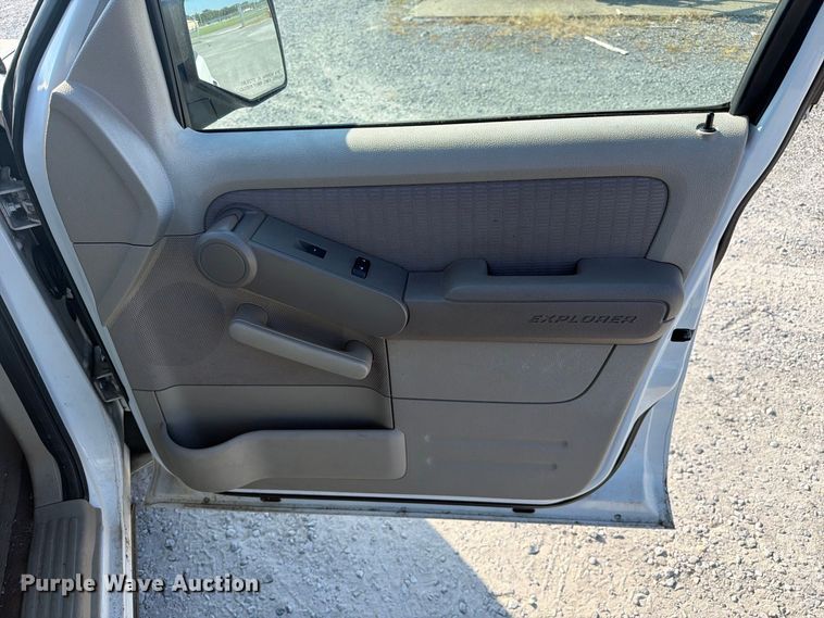 image for item FC3334 2007 Ford Explorer SUV