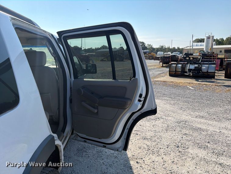 image for item FC3334 2007 Ford Explorer SUV