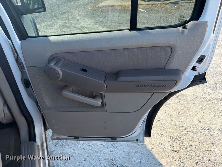 image for item FC3334 2007 Ford Explorer SUV
