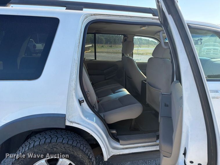 image for item FC3334 2007 Ford Explorer SUV
