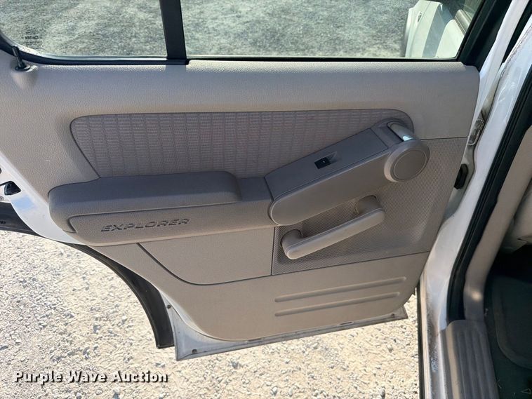 image for item FC3334 2007 Ford Explorer SUV