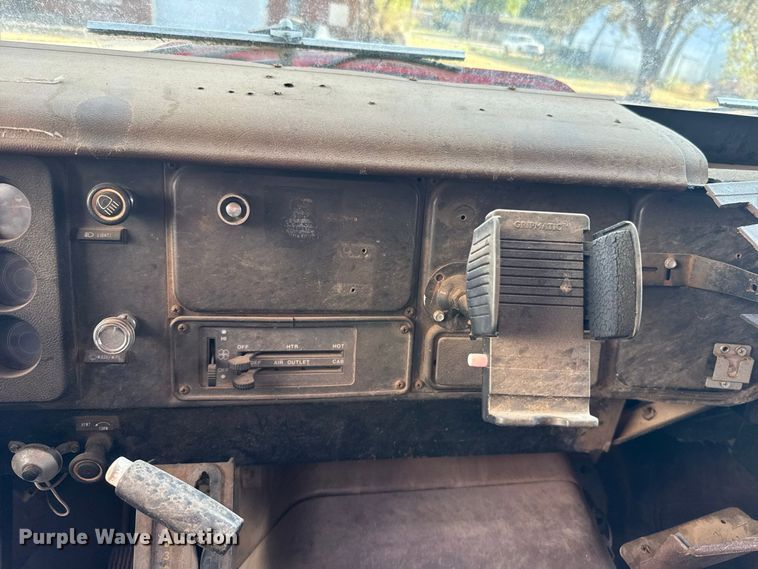 image for item FC4255 1983 International 1954 rescue vehicle