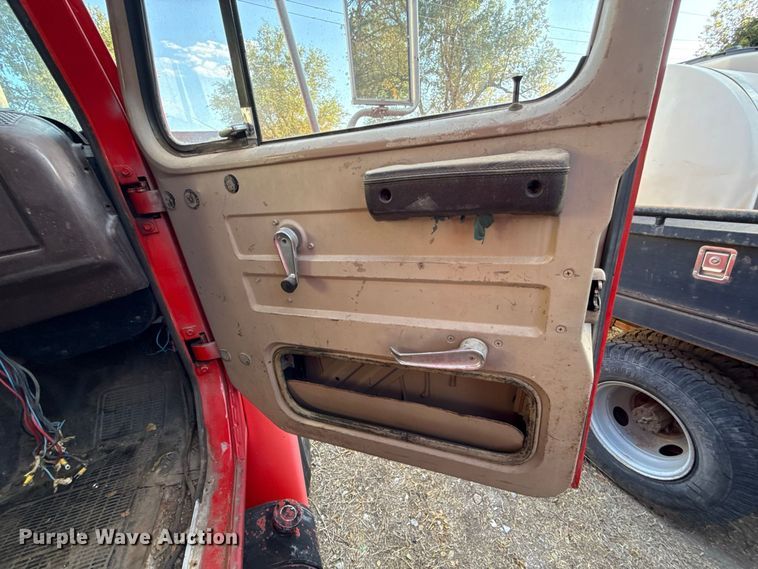 image for item FC4255 1983 International 1954 rescue vehicle
