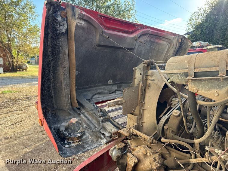 image for item FC4255 1983 International 1954 rescue vehicle