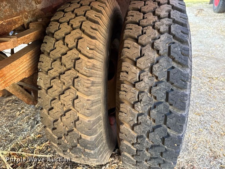 image for item FC4256 1993 Ford F350 brush fire truck