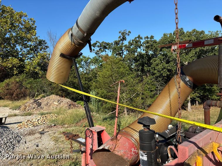 image for item FG0635 Leaf vacuum